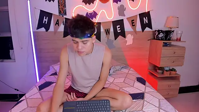 Snapshot of justinbiler chatting on October 27, 2025, 1:56 pm justinbiler online show from October 27, 2025, 1:56 pm