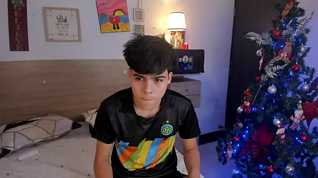 Snapshot of justinbiler chatting on December 17, 2025, 12:43 pm justinbiler online show from December 17, 2025, 12:43 pm