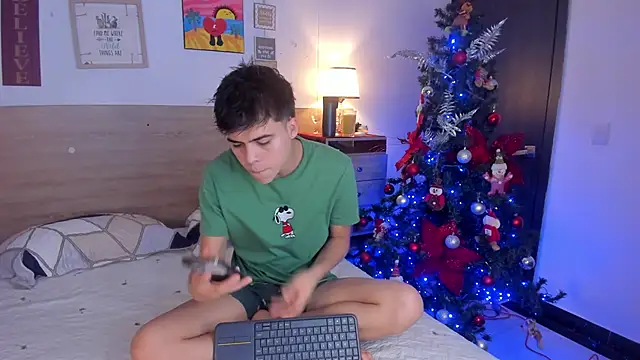 Snapshot of justinbiler chatting on November 17, 2025, 1:04 pm justinbiler online show from November 17, 2025, 1:04 pm