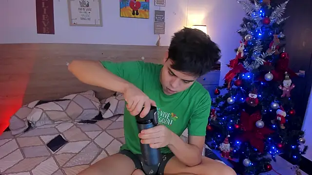 Snapshot of justinbiler chatting on November 11, 2025, 12:44 pm justinbiler online show from November 11, 2025, 12:44 pm