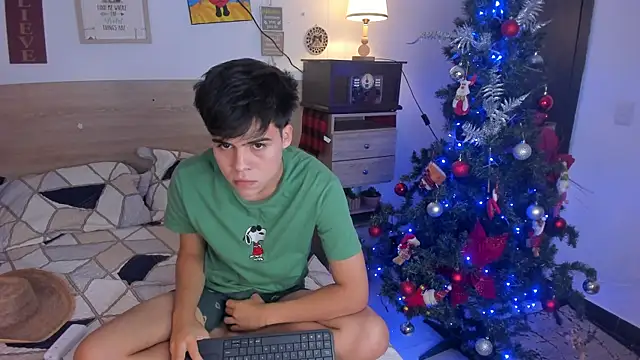 Snapshot of justinbiler chatting on December 15, 2025, 12:38 am justinbiler online show from December 15, 2025, 12:38 am