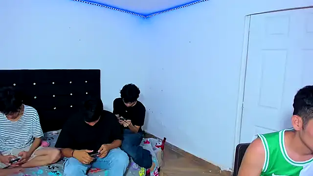 Alexander and Xiao online show from March 4, 2025, 9:22 pm