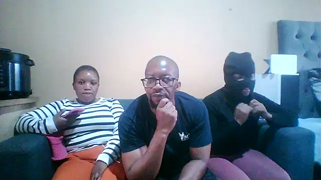 Snapshot of Sgeme325is chatting on April 1, 2026, 9:32 am Sgeme325is online show from April 1, 2026, 9:32 am