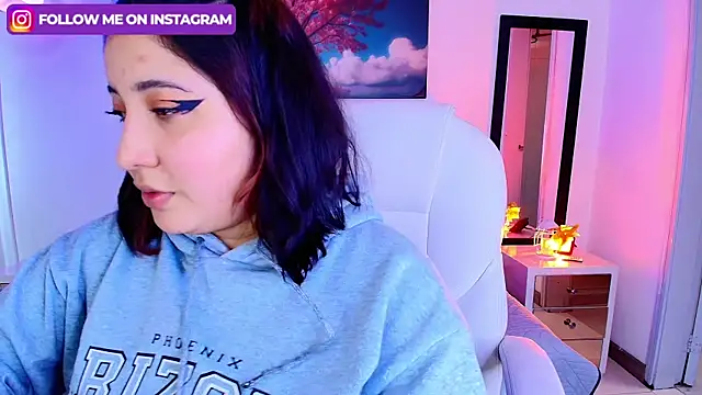 Emma monserrat online show from September 12, 2025, 7:35 pm