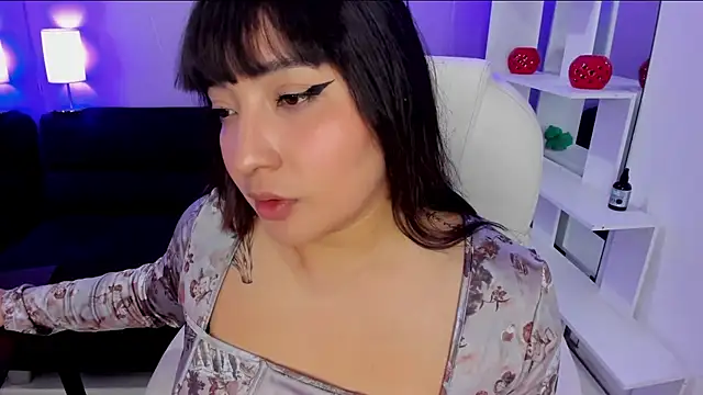 Snapshot of Emma_monserrat chatting on May 25, 2026, 11:20 am Emma monserrat online show from May 25, 2026, 11:20 am