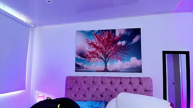 Emma monserrat online show from September 26, 2025, 7:32 pm