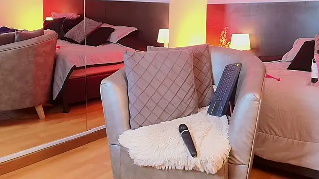 Snapshot of Kelly_Mature_ chatting on March 19, 2025, 2:27 am Kelly Mature online show from March 19, 2025, 2:27 am