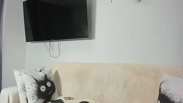 Snapshot of Emma_Jnes chatting on February 25, 2025, 9:48 pm Emma Jnes online show from February 25, 2025, 9:48 pm