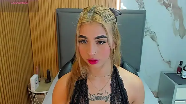 Snapshot of LUCYAMARS1 chatting on March 4, 2026, 12:24 pm LUCYAMARS1 online show from March 4, 2026, 12:24 pm