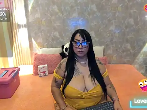 estephany queen online show from December 19, 2025, 2:48 am