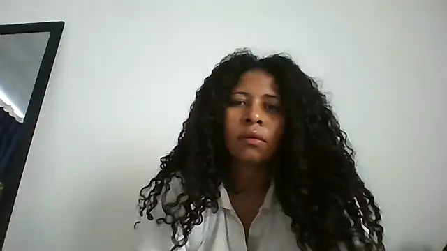 Snapshot of Ivon-09 chatting on September 30, 2025, 8:59 pm Ivon-09 online show from September 30, 2025, 8:59 pm