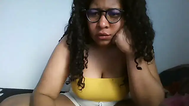 Snapshot of Ivon-09 chatting on September 13, 2025, 8:31 pm Ivon-09 online show from September 13, 2025, 8:31 pm