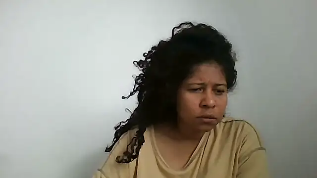 Snapshot of Ivon-09 chatting on September 18, 2025, 12:41 pm Ivon-09 online show from September 18, 2025, 12:41 pm