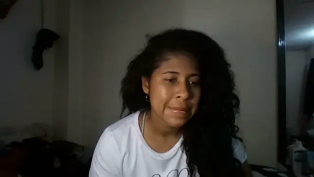 Snapshot of Ivon-09 chatting on January 18, 2025, 3:59 pm Ivon-09 online show from January 18, 2025, 3:59 pm