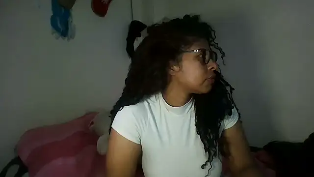 Snapshot of Ivon-09 chatting on January 22, 2025, 7:24 pm Ivon-09 online show from January 22, 2025, 7:24 pm