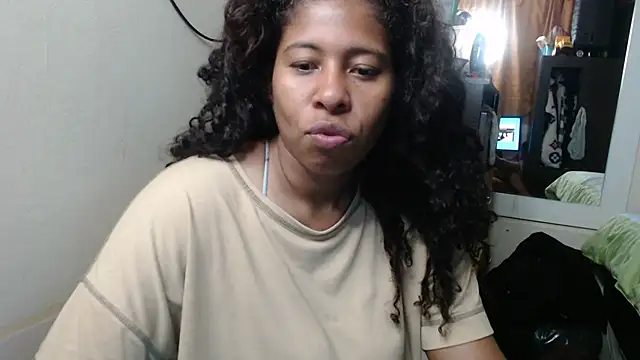 Snapshot of Ivon-09 chatting on February 20, 2025, 11:53 am Ivon-09 online show from February 20, 2025, 11:53 am