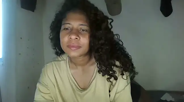 Snapshot of Ivon-09 chatting on February 23, 2025, 12:05 pm Ivon-09 online show from February 23, 2025, 12:05 pm