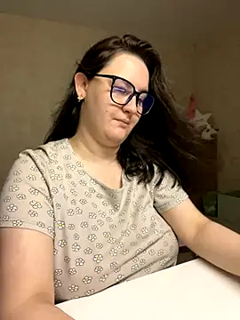 Snapshot of hungry1bunny chatting on November 7, 2025, 5:06 pm hungry1bunny online show from November 7, 2025, 5:06 pm