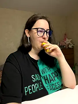 Snapshot of hungry1bunny chatting on November 14, 2025, 5:49 pm hungry1bunny online show from November 14, 2025, 5:49 pm