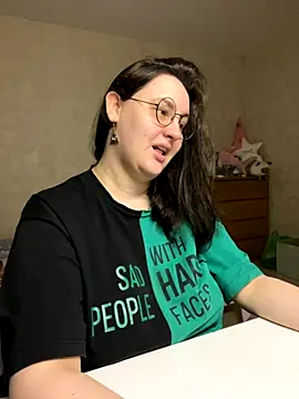 Snapshot of hungry1bunny chatting on November 13, 2025, 10:02 pm hungry1bunny online show from November 13, 2025, 10:02 pm