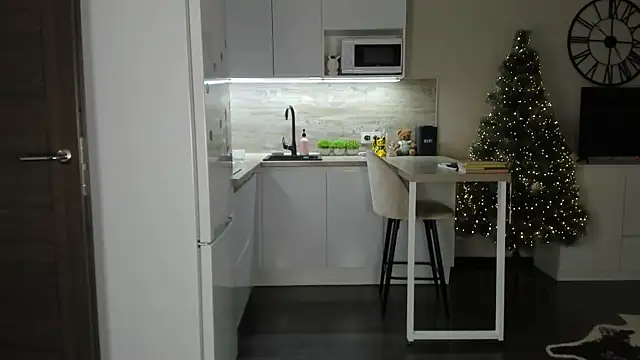 nilliluv online show from January 14, 2026, 4:10 pm