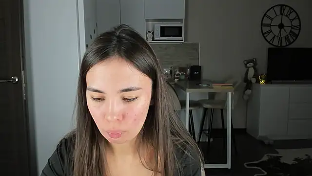 nilliluv online show from March 4, 2026, 4:26 pm