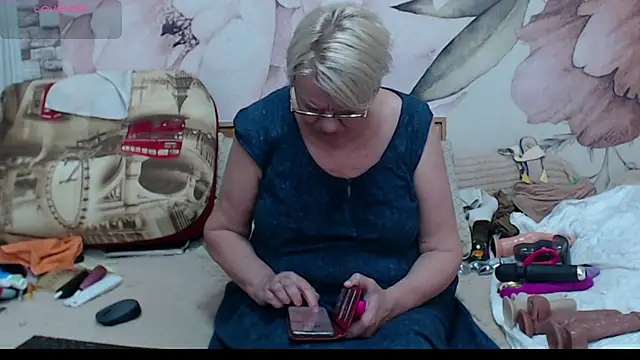 Snapshot of RinaM-Mashasun chatting on May 27, 2026, 8:43 am RinaM-Mashasun online show from May 27, 2026, 8:43 am