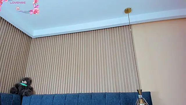 kathecute   online show from October 30, 2025, 1:37 am