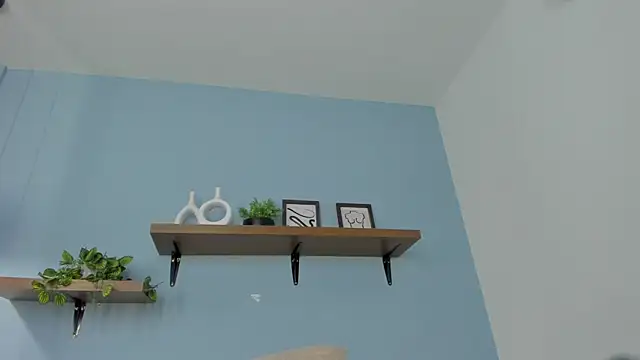 Snapshot of annawelk_ chatting on September 17, 2025, 12:29 pm annawelk online show from September 17, 2025, 12:29 pm