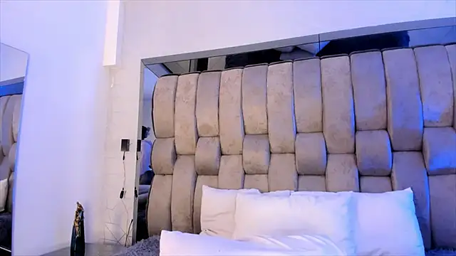 Snapshot of ChaynnaCooper chatting on March 18, 2025, 4:39 pm ChaynnaCooper online show from March 18, 2025, 4:39 pm