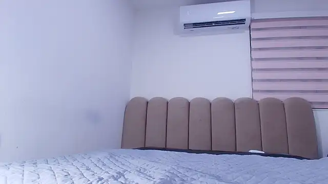 nicol f online show from April 17, 2026, 3:09 am