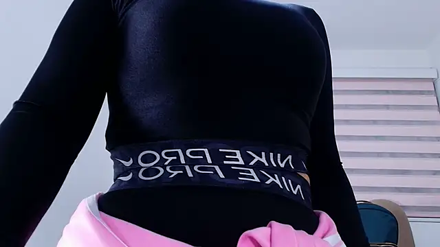 Snapshot of nicol_f chatting on January 10, 2026, 3:02 am nicol f online show from January 10, 2026, 3:02 am