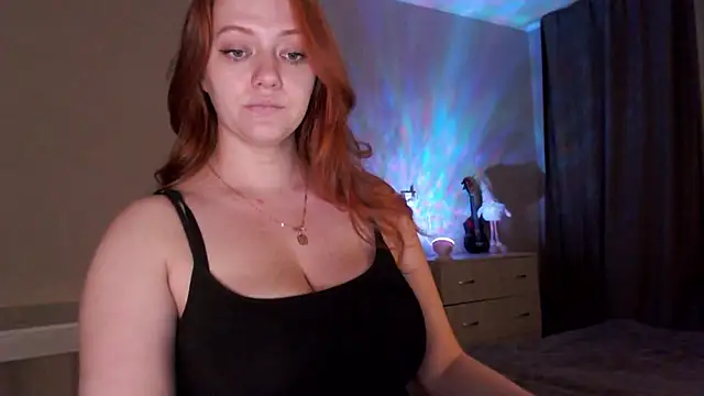 Snapshot of SarahSweetie chatting on January 6, 2025, 5:38 pm SarahSweetie online show from January 6, 2025, 5:38 pm