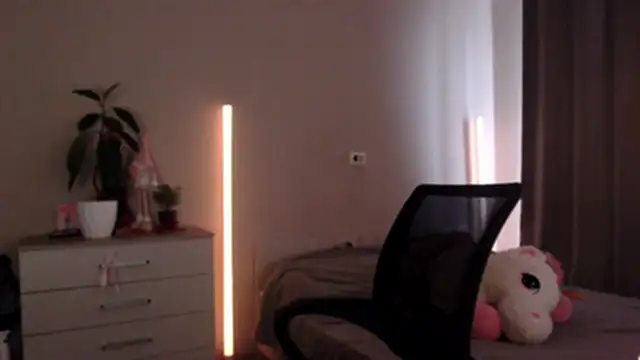 Snapshot of SarahSweetie chatting on July 24, 2026, 12:23 pm SarahSweetie online show from July 24, 2026, 12:23 pm