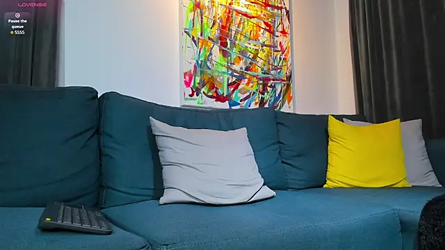 tommy raym0ndg online show from October 30, 2025, 11:23 pm