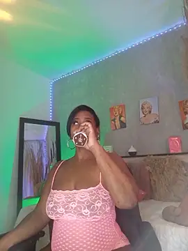 nahiarapalmer19 online show from November 30, 2025, 4:19 pm