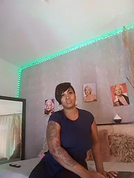 nahiarapalmer19 online show from October 25, 2025, 4:29 pm