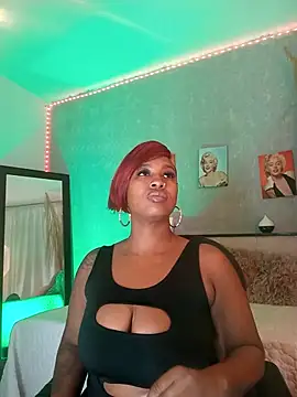 nahiarapalmer19 online show from September 12, 2025, 11:37 pm