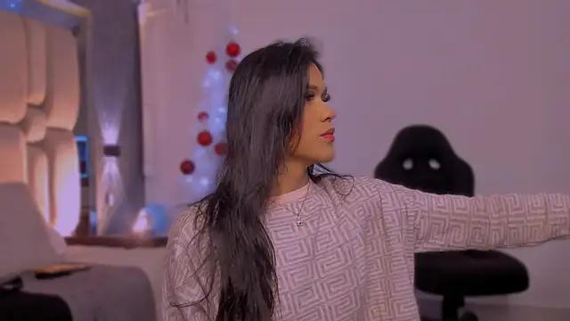 Isa Little Star online show from December 3, 2025, 8:52 pm