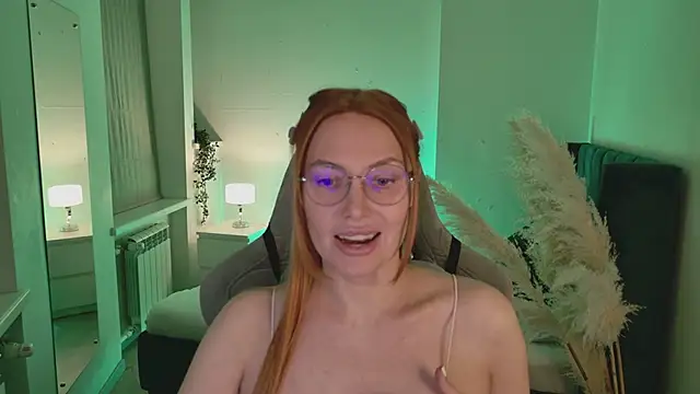 Love Call online show from March 5, 2025, 5:18 am