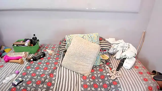 Snapshot of latinasexymoon chatting on February 25, 2025, 8:42 pm latinasexymoon online show from February 25, 2025, 8:42 pm