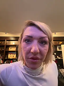 Snapshot of camdanz777 chatting on October 8, 2025, 3:46 pm camdanz777 online show from October 8, 2025, 3:46 pm