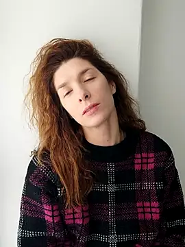 Snapshot of YourSuperModel chatting on November 2, 2025, 6:29 am YourSuperModel online show from November 2, 2025, 6:29 am