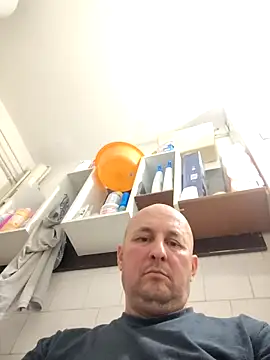 Snapshot of intx800 chatting on November 11, 2025, 4:24 pm intx800 online show from November 11, 2025, 4:24 pm