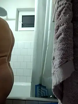 Snapshot of intx800 chatting on February 26, 2026, 5:13 pm intx800 online show from February 26, 2026, 5:13 pm