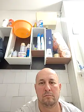 Snapshot of intx800 chatting on November 18, 2025, 5:49 pm intx800 online show from November 18, 2025, 5:49 pm