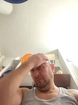 Snapshot of intx800 chatting on October 19, 2025, 8:06 am intx800 online show from October 19, 2025, 8:06 am