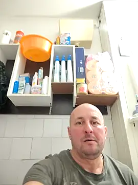 Snapshot of intx800 chatting on February 15, 2026, 2:05 pm intx800 online show from February 15, 2026, 2:05 pm