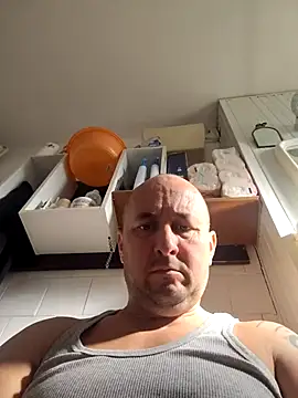 Snapshot of intx800 chatting on October 26, 2025, 8:15 am intx800 online show from October 26, 2025, 8:15 am