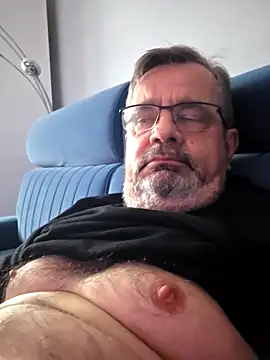 Snapshot of axecoman60 chatting on February 5, 2026, 7:15 am axecoman60 online show from February 5, 2026, 7:15 am